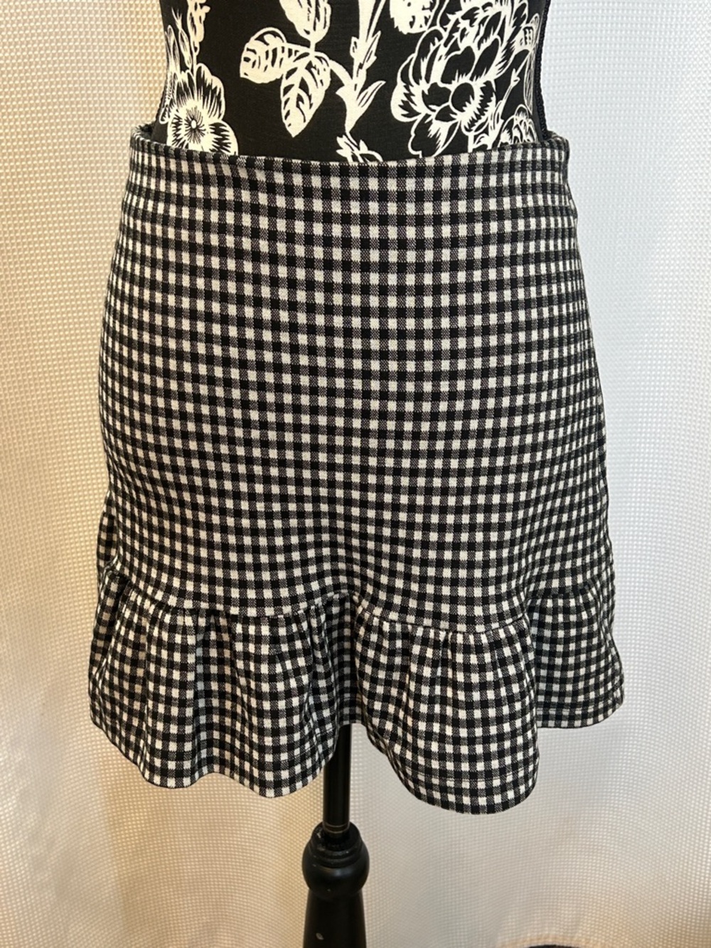 Black & White Gingham Checked Plaid Ruffle Hem Skirt Women’s S